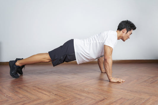 Workout at Home: 5 Exercises for Your Shoulders, Chest and Triceps