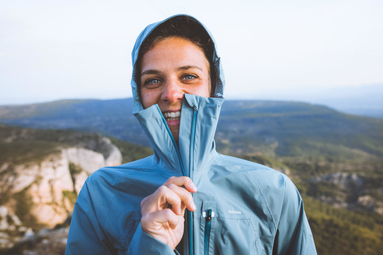 How to Dress for Hiking: The 3-Layer Technique! Decathlon How to Dress for Hiking: The 3-Layer Technique! Decathlon