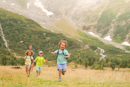 3 Activities You Can Do With Your Water Bottles While Hiking
