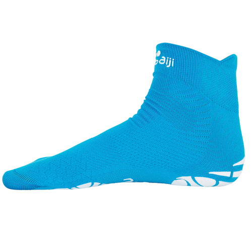 A photo of the Nabaiji Swimming Water Socks in use