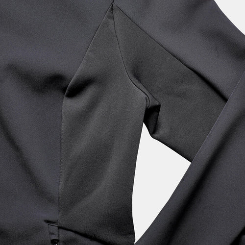 A photo of the Women's Windproof Jacket - Softshell - Warm - MT500 in use