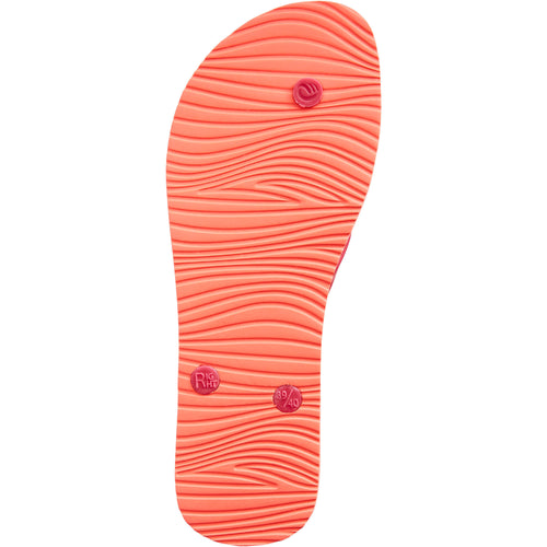 A photo of the Olaian TO100 Flip-Flops Women's in use