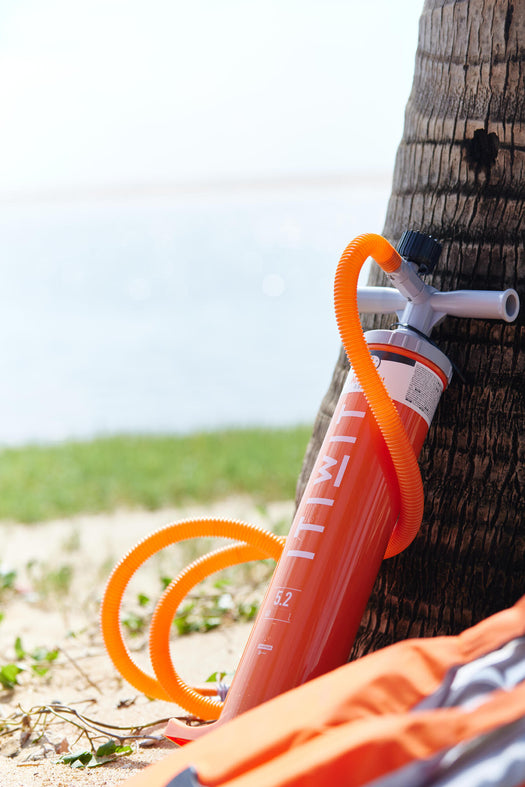 Itiwit Kayak & Camping Double Action Hand Pump w Gauge Max 8PSI, fluoresent orange Image 2 of 3