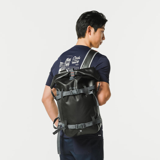 Itiwit IPX6 Waterproof Backpack Roll Top Dry Bag 20L, carbon gray Image 4 of 5