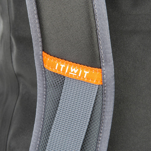 A photo of the Itiwit IPX6 Waterproof Backpack Roll Top Dry Bag 20L in use