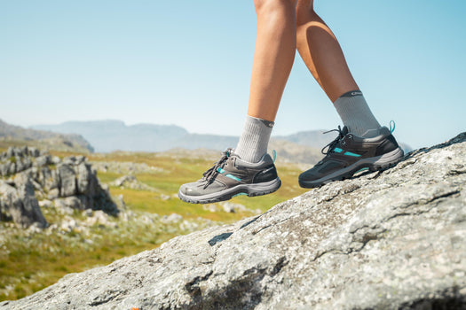 Women's waterproof mountain walking boots MH100 – Blue Plum, purple Image 3 of 4