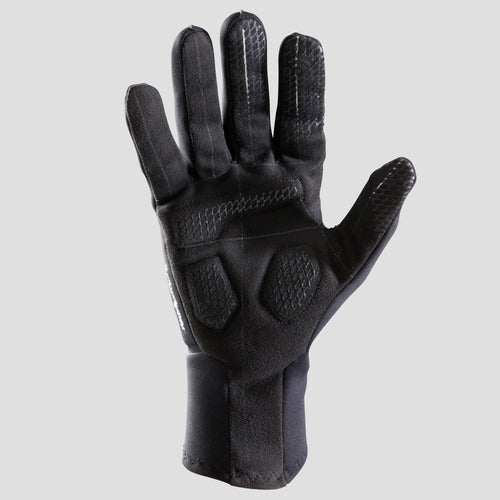 A photo of the Triban 500 Road Cycling Gloves in use
