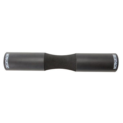 A photo of the Domyos Hip Thrust Squat Barbell Sleeve in use