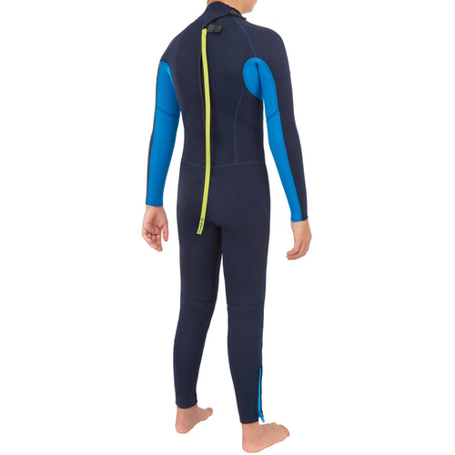 A photo of the Kids' full wetsuit 100 2 2 - Navy in use