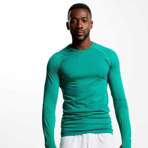 A photo of the Kipsta Keepdry 500 Team Sports Base Layer Adult in use