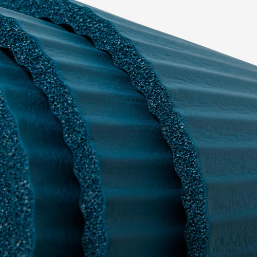 A photo of the 10 mm Size S Pilates Mat Comfort - Blue in use