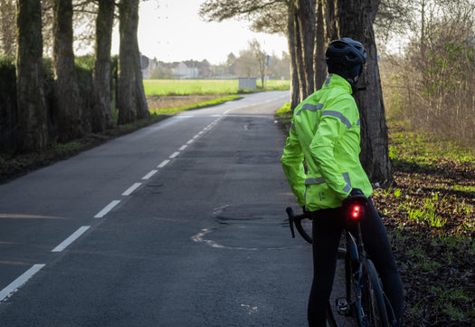 Triban RC120 Visible Road Cycling Jacket Men's, fluoresent yellow green Image 3 of 5