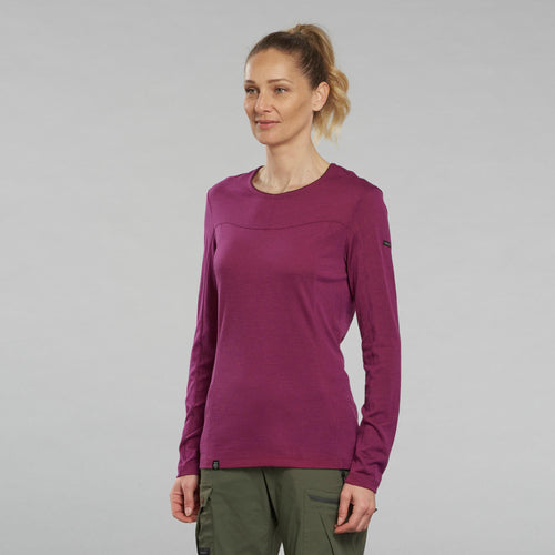 A photo of the Women's Long-sleeve Merino Wool T-shirt - MT500 in use