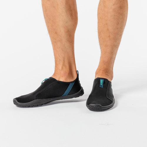 A photo of the Adult Elasticated Water Shoes Aquashoes 120 - Lagoon in use
