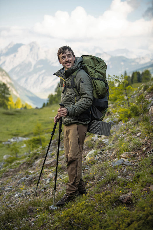 Men's Synthetic Mountain Backpacking Hooded Padded Jacket - MT100 - 41°F, dark ivy green Image 12 of 15