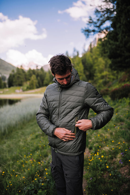 Men's Synthetic Mountain Backpacking Hooded Padded Jacket - MT100 - 41°F, dark ivy green Image 8 of 15