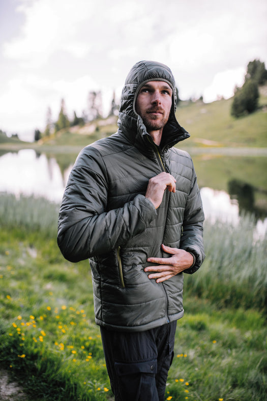 Men's Synthetic Mountain Backpacking Hooded Padded Jacket - MT100 - 41°F, dark ivy green Image 3 of 15