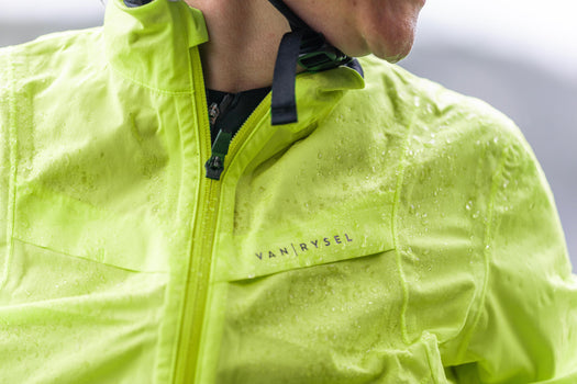 Van Rysel Women's Racer Rainproof Jacket, fluoresent lime yellow Image 3 of 5
