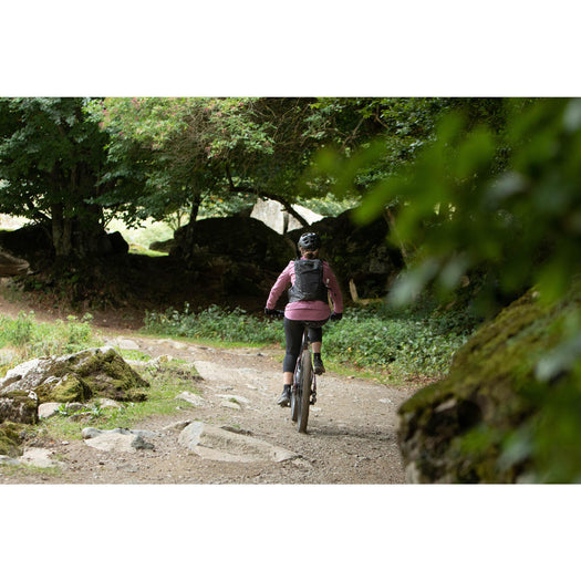 Mountain Bike Hydration Backpack Explore 7L 2L Water - Black, black Image 2 of 5