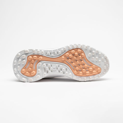 A photo of the Inesis Women's WW500 Golf Shoes in use