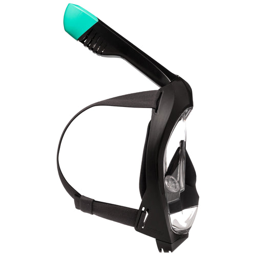 A photo of the Adult Easybreath dive Mask 900 - Black in use
