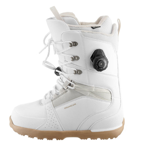 A photo of the Women's Snowboard Boots FS AM Endzone White in use