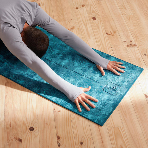 A photo of the Extra Thick Yoga Mat with Carrying Strap 8 mm in use