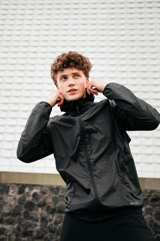 Kalenji Windproof and Rainproof Running Jacket Men's, pebble gray Image 3 of 10