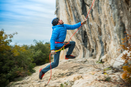 ADULT CLIMBING AND MOUNTAINEERING HARNESS LIGHT - EDGE ORANGE AND YELLOW, vermilion Image 4 of 5