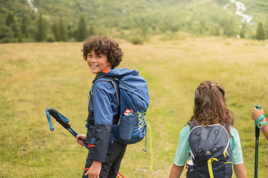 Quechua MH500 18 L Hiking Backpack Kids', deep blue Image 2 of 4