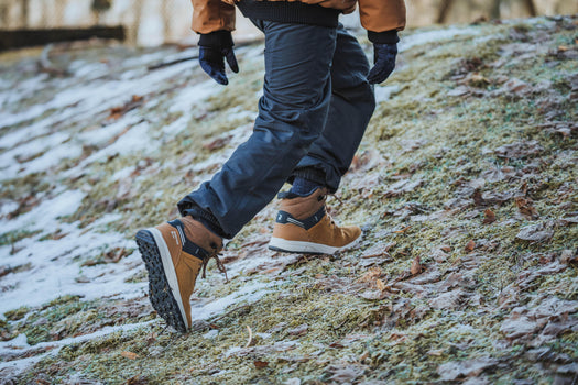 Kids' warm and waterproof SH500 lace-up leather hiking shoes - size 2.5 - 5.5, dark cinnamon Image 4 of 5
