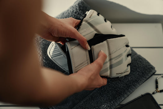 Outshock 100 Cardio Boxing Mitts, linen Image 1 of 5
