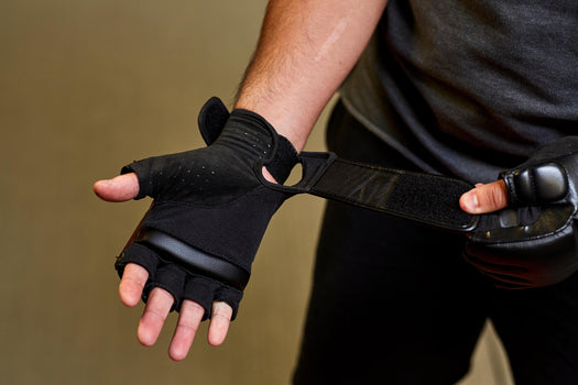 Outshock 500 Cardio Boxing Mitts Adult, black Image 1 of 5