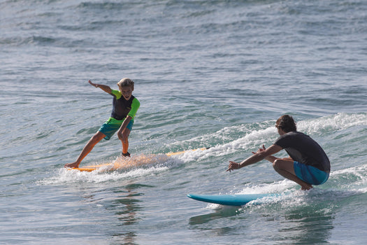 Olaian 500 Foam Surfboard 7'8 75L Curved Triple Stringer w/ Leash & Soft Edge Fi, unspecified Image 4 of 5