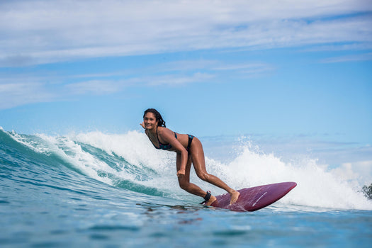 Olaian 500 Foam Surfboard 7' 55L Curved Dual Stringer w/ Leash & Soft Edge Fins, unspecified Image 4 of 5