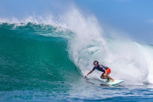 Olaian 900 Foam Surfboard 7' 60L Curved Dual Stringer w Traction pad & Fins, mint blue Image 3 of 5