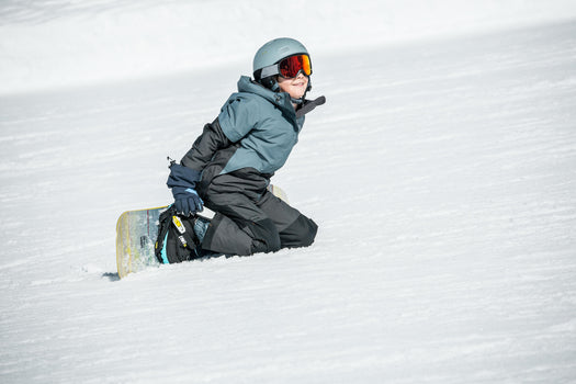 Dreamscape SNB Bib 500 Kids' Snowboarding and Skiing Bib, carbon gray Image 3 of 5