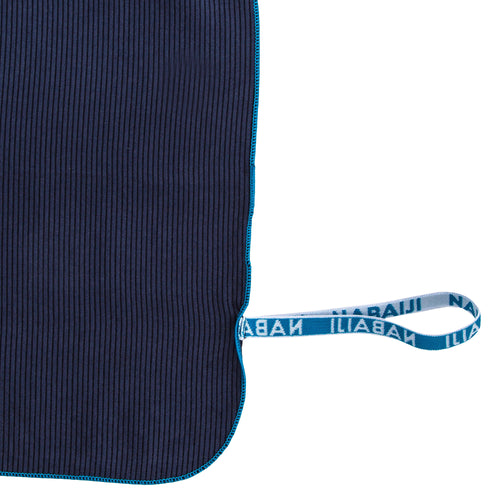 A photo of the Swimming Microfibre Towel Size XL in use