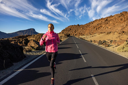 Kiprun Light Showerproof Running Jacket Women's, fluoresent crimson Image 2 of 5