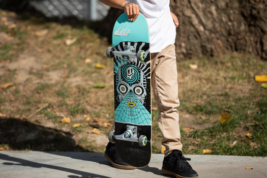 Oxelo CP100 Complete Freestyle Skateboard 29.8''x7.5'' Kids 8 to 12 Yo, electric blue Image 4 of 5