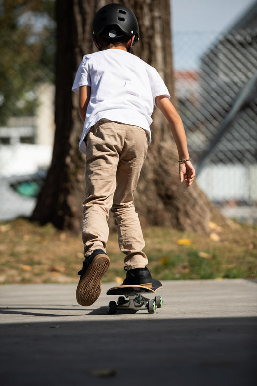 Oxelo CP100 Complete Freestyle Skateboard 29.8''x7.5'' Kids 8 to 12 Yo, electric blue Image 2 of 5