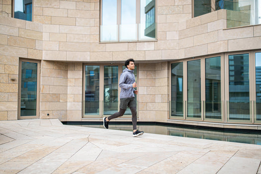 Kalenji Windproof and Rainproof Running Jacket Men's, pebble gray Image 2 of 10