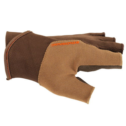 A photo of the Clay Pigeon Shooting Mitts in use