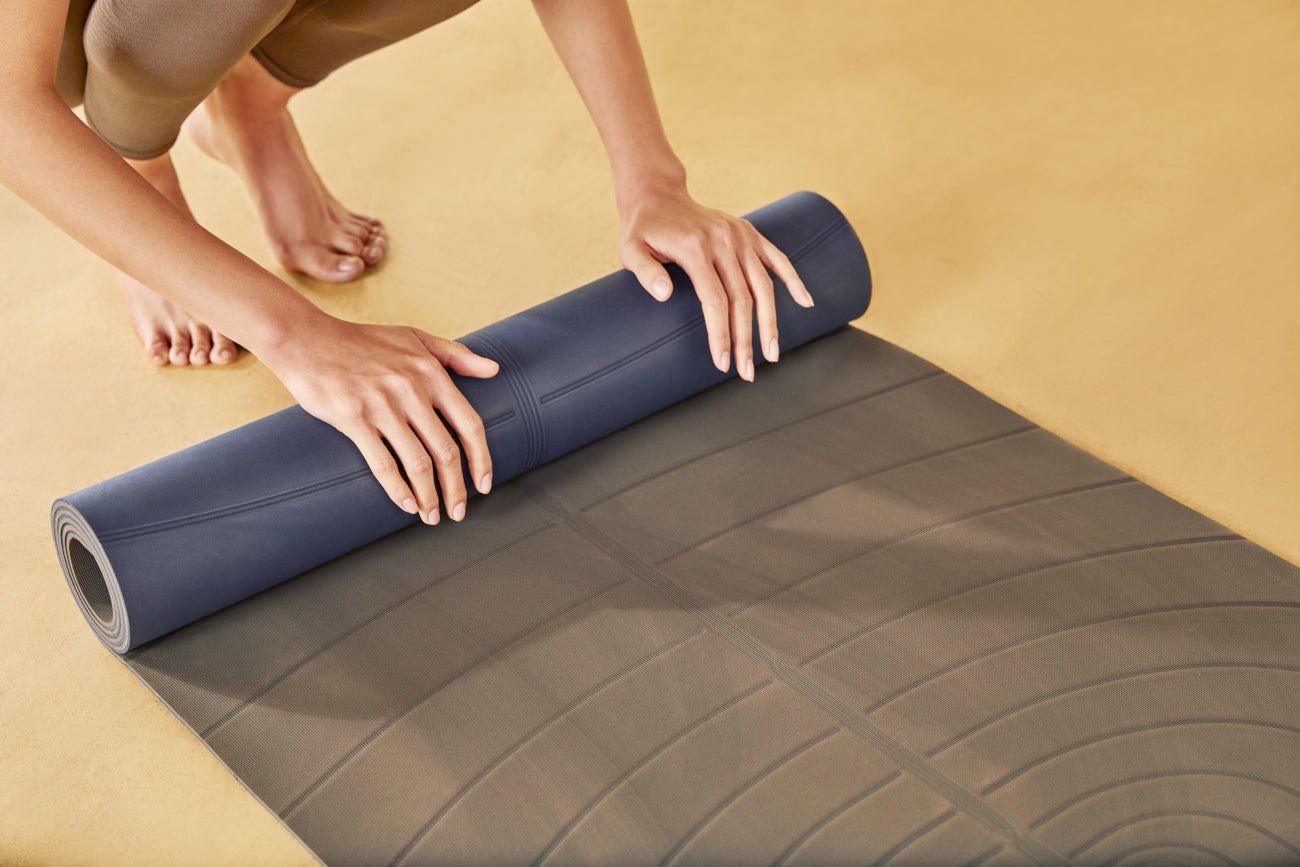 How to Clean a Yoga Mat the Easy Way