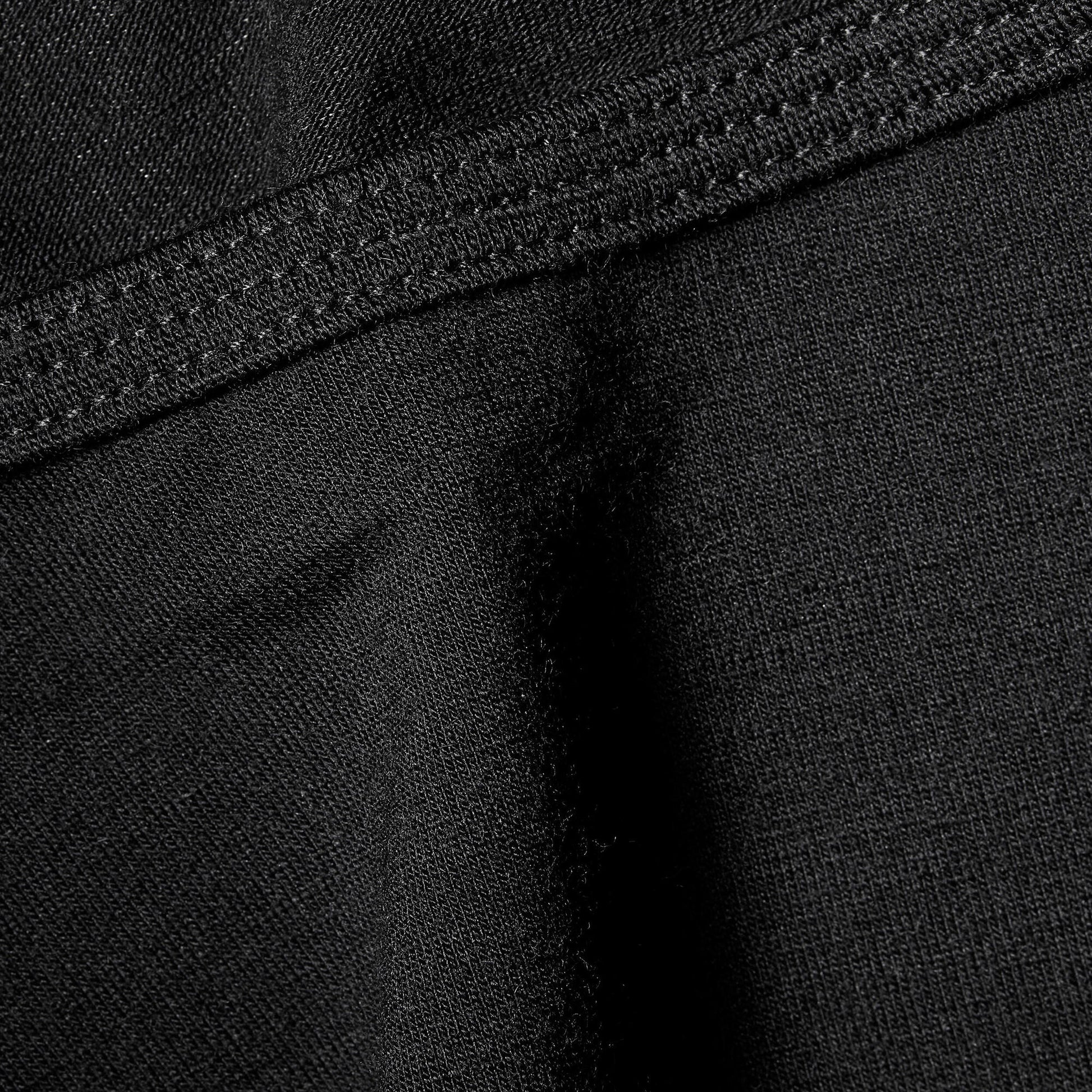 {*ultra-black-8316443*}