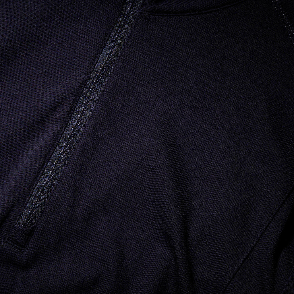 {*ultra-black-8550198*}