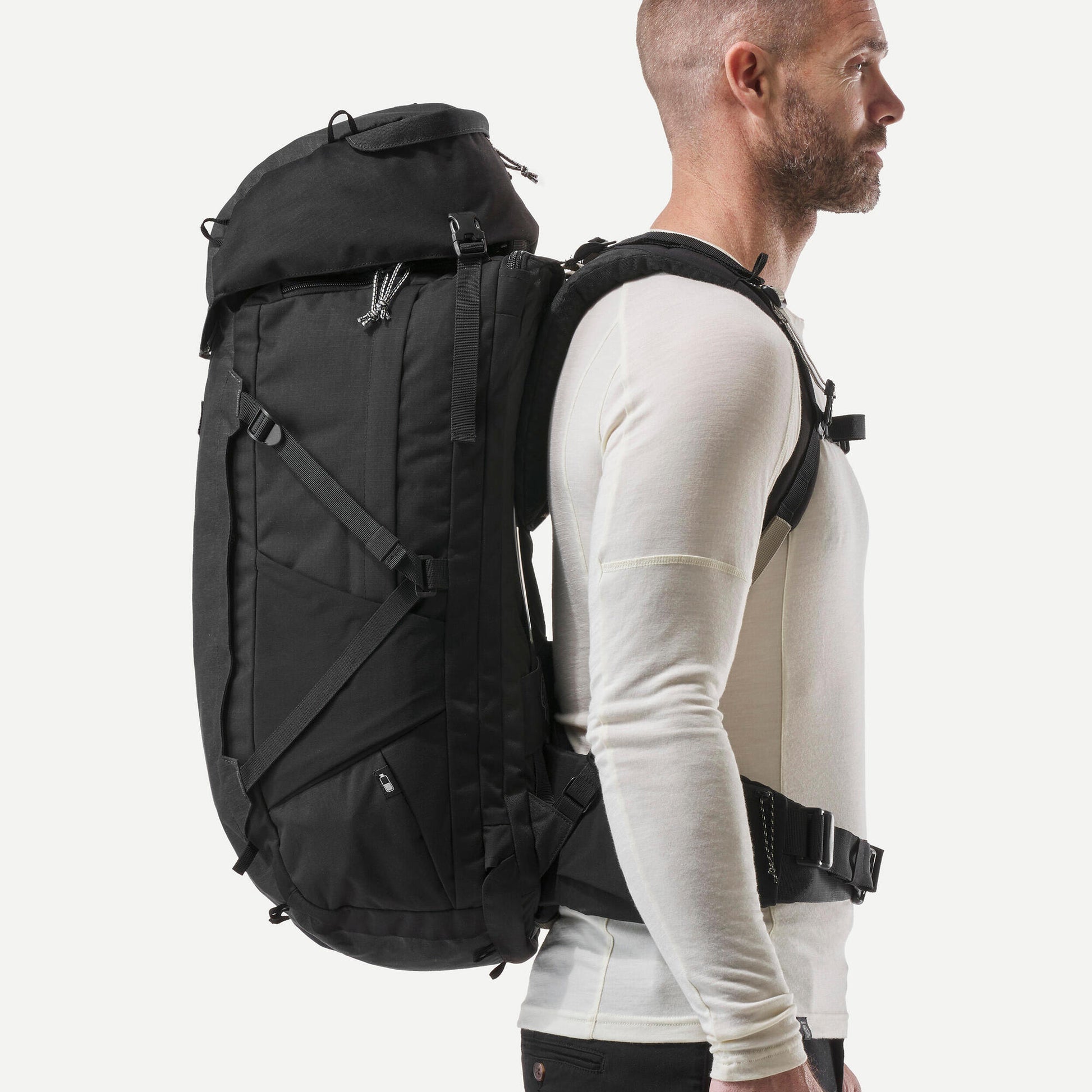 {*carbon-gray-8580006*}