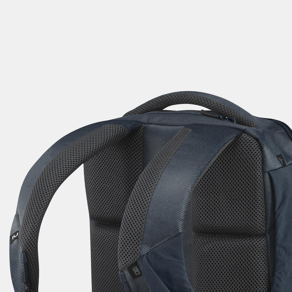 {*carbon-gray-8649496*}