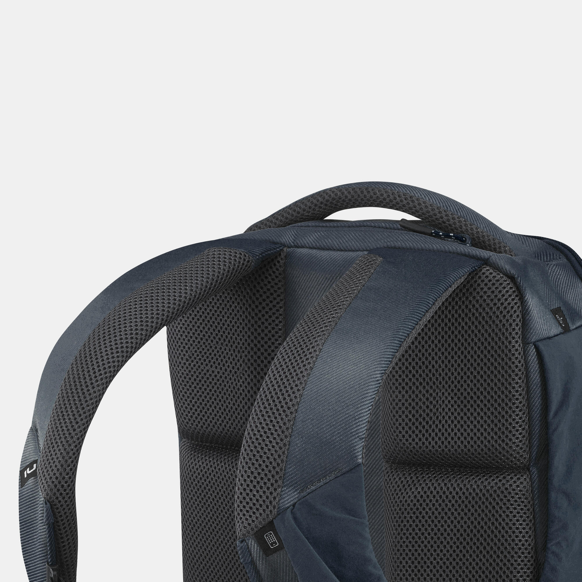 {*carbon-gray-8649496*}