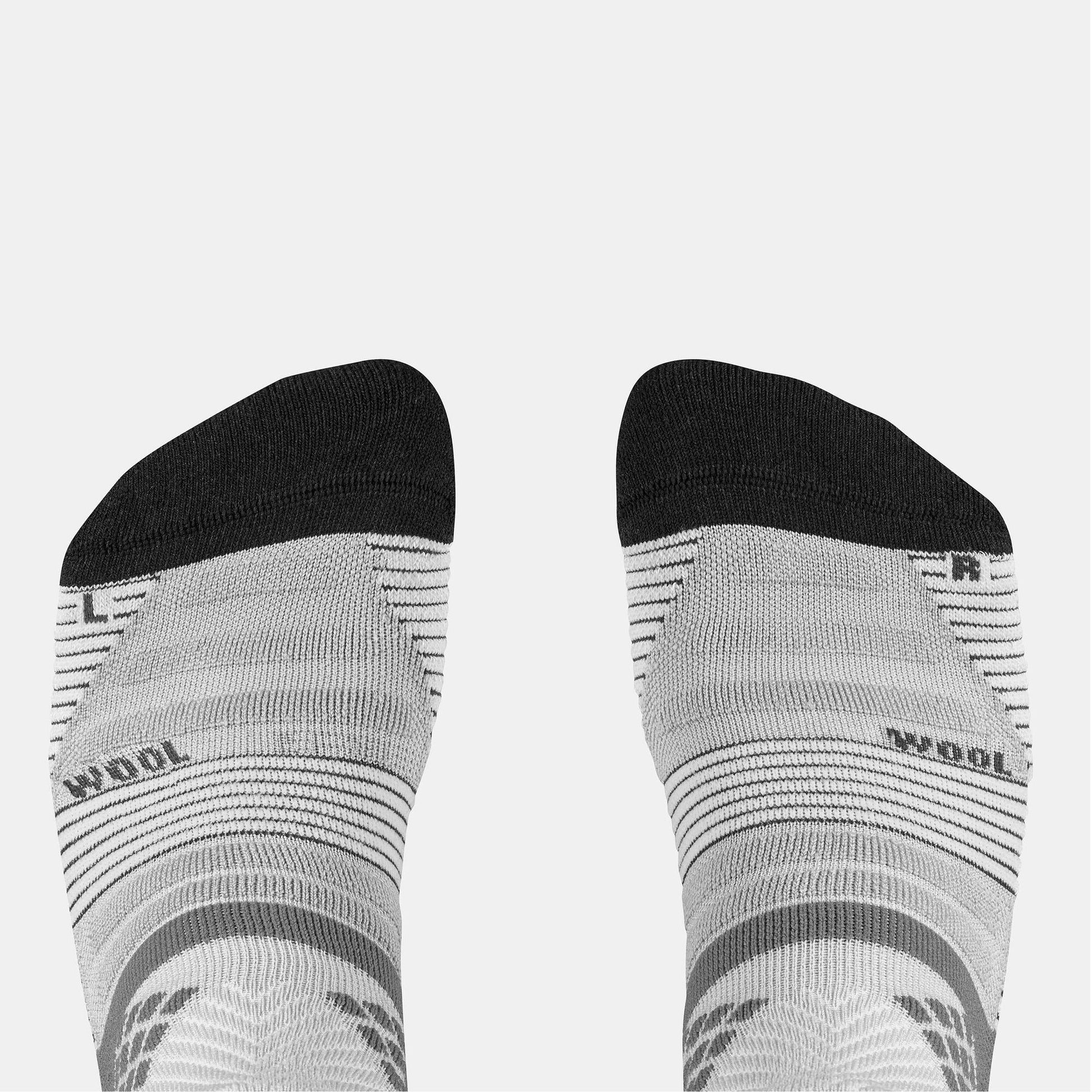{*pale-gray-8670025*}